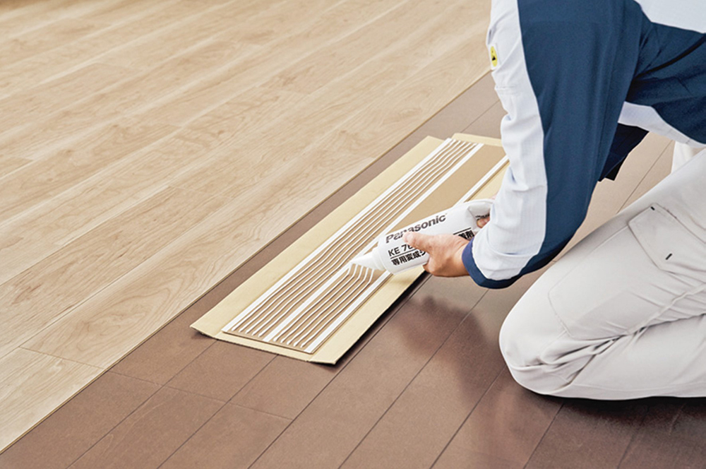 重ね貼りできる1.5mm厚の床材。防滑や防音仕様を発売 | 賃貸トレンド